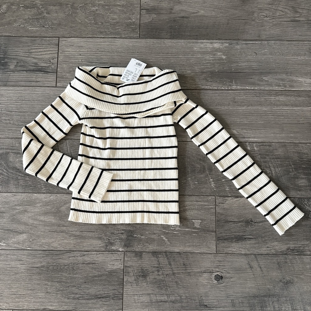NWT H&M Striped Off-Shoulder Top